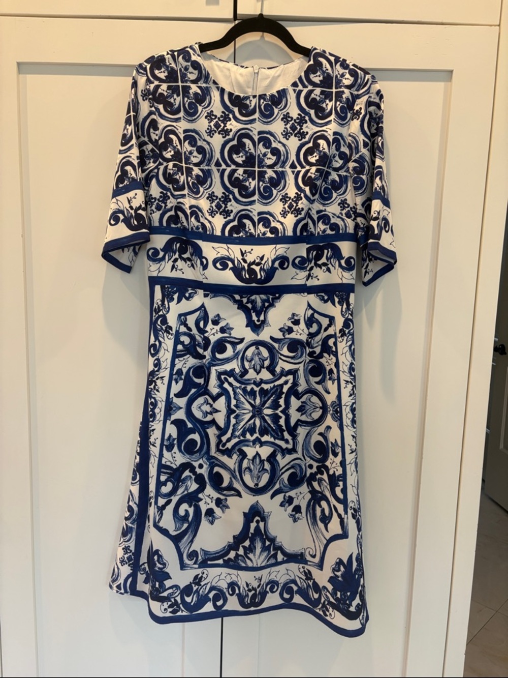 Blue and White Printed Short Sleeve Dress - Picture 3 of 6